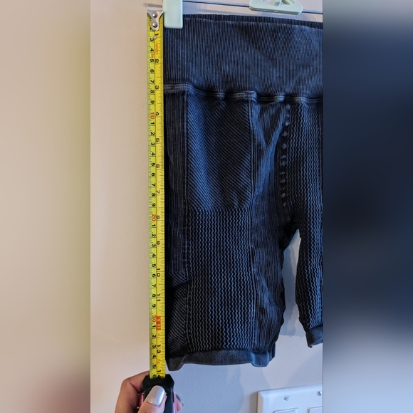 Free People cute workout shorts and top set - Picture 10 of 10